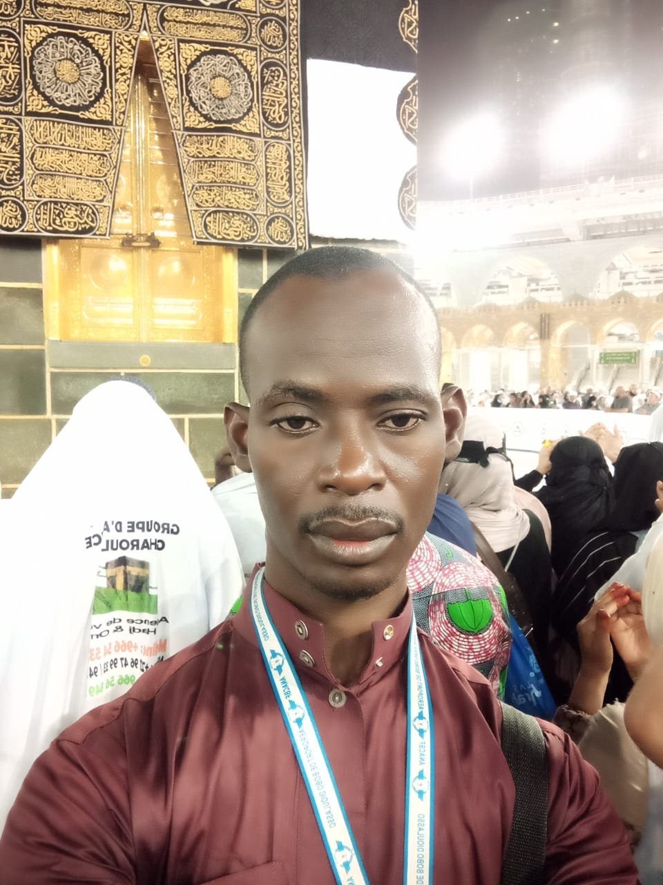 Le DG devant la Kaaba lors d'un pèlerinage